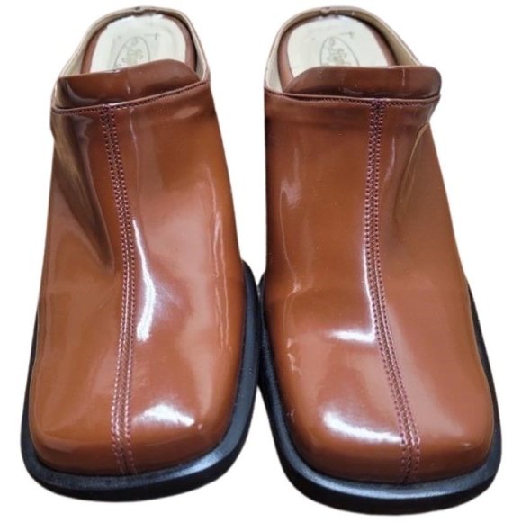 Patent Leather Light Brown Heeled Mule  (6.5/37) - Picture 3 of 5